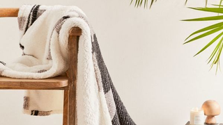 Illustration for article titled The Best Throw Blankets in Your Price Range